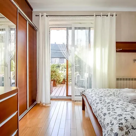 アパート W Alejce