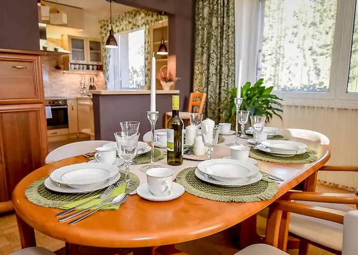 W Alejce 아파트 *